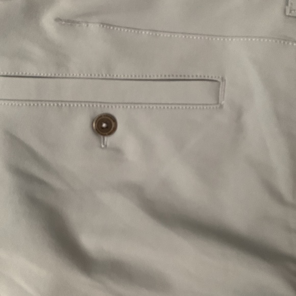 Under Armour Men’s Gray Tapered Pants Size: 30x32 - Picture 4 of 5